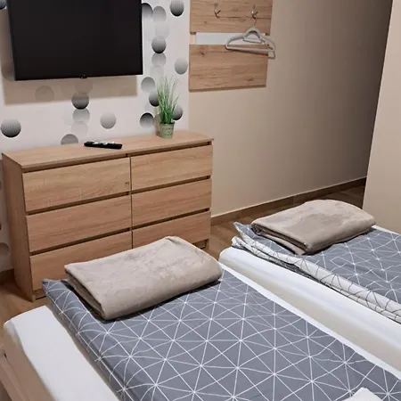 Anna Vendeghaz Es Rendezvenyterem بيت ضيافة