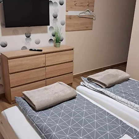 Anna és Rendezvényterem Vendégház *